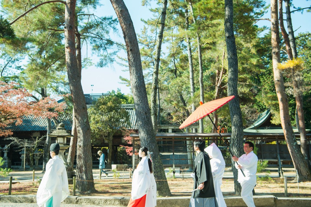 神社で花嫁行列