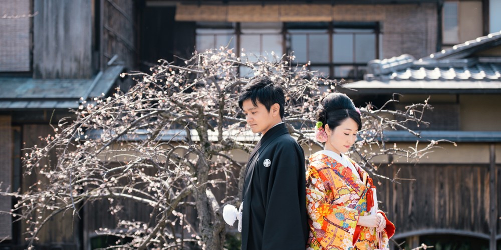 梅と新郎新婦
