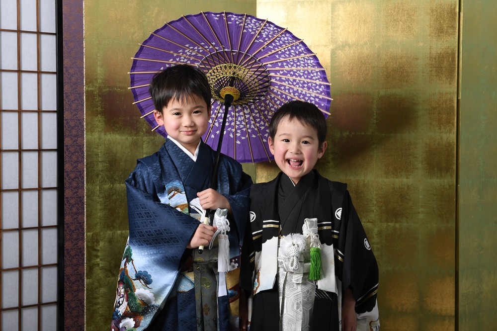七五三撮影、兄弟で和装。
