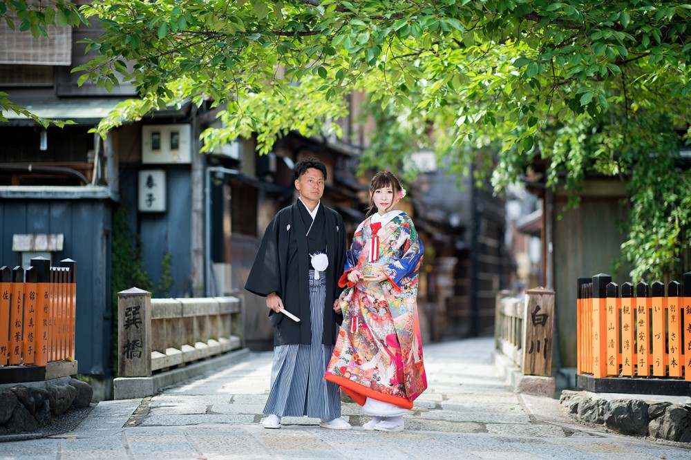 祇園白川にて、和装前撮り。青とピンク紫の色打掛