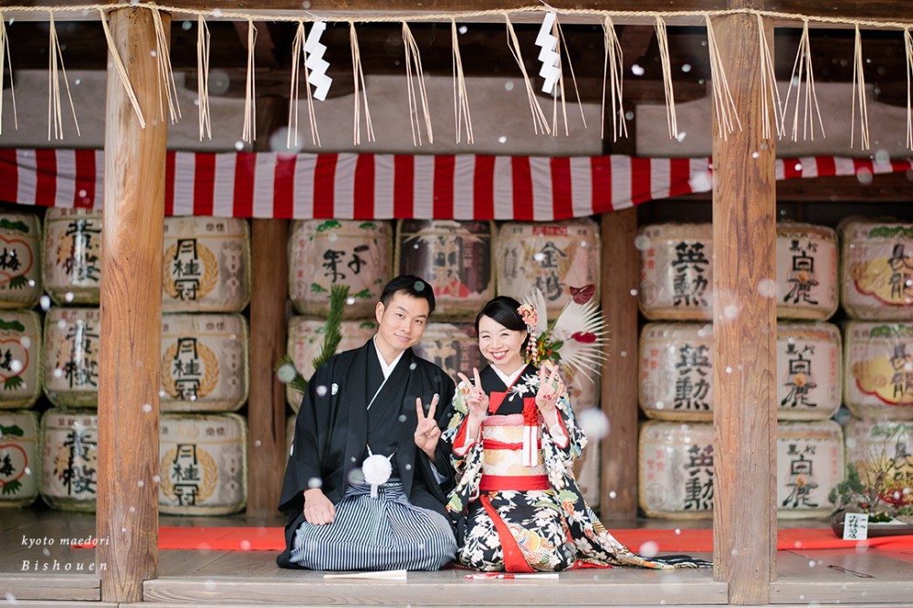 吉田神社にて和装前撮り、正座シーン