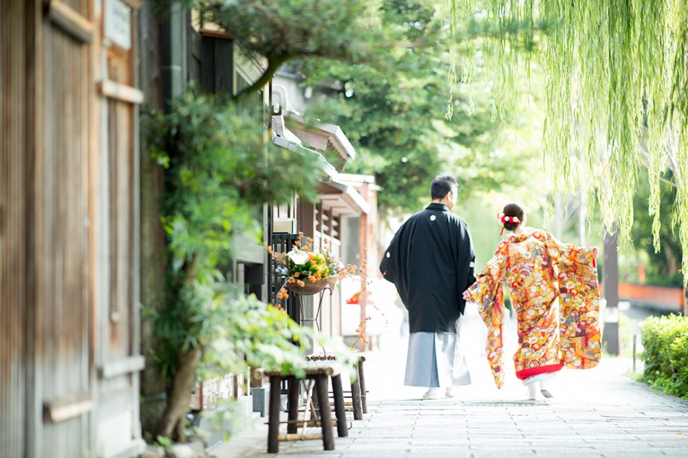 新郎新婦様の後ろ姿ショット